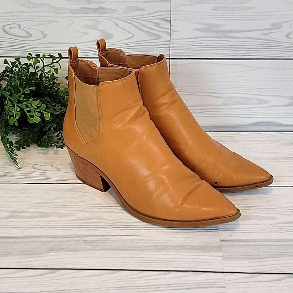 Universal Thread ankle Chelsea booties - tan Women's Size 11